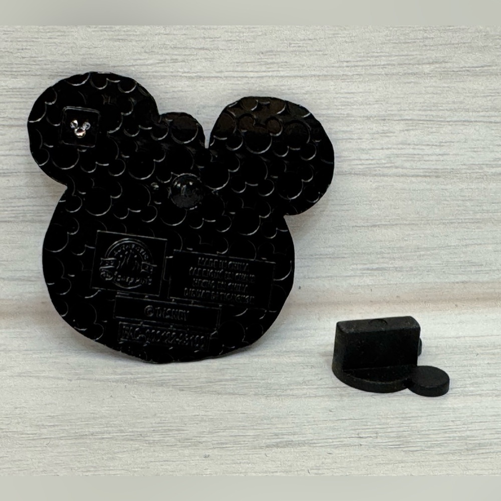 Disney Halloween Mickey Pumpkin Pin - Picture 3 of 5